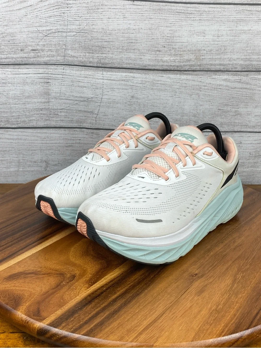 Altra VIA Olympus 2 White Blue Pink Road Running Shoes Women’s Sneaker Size 9